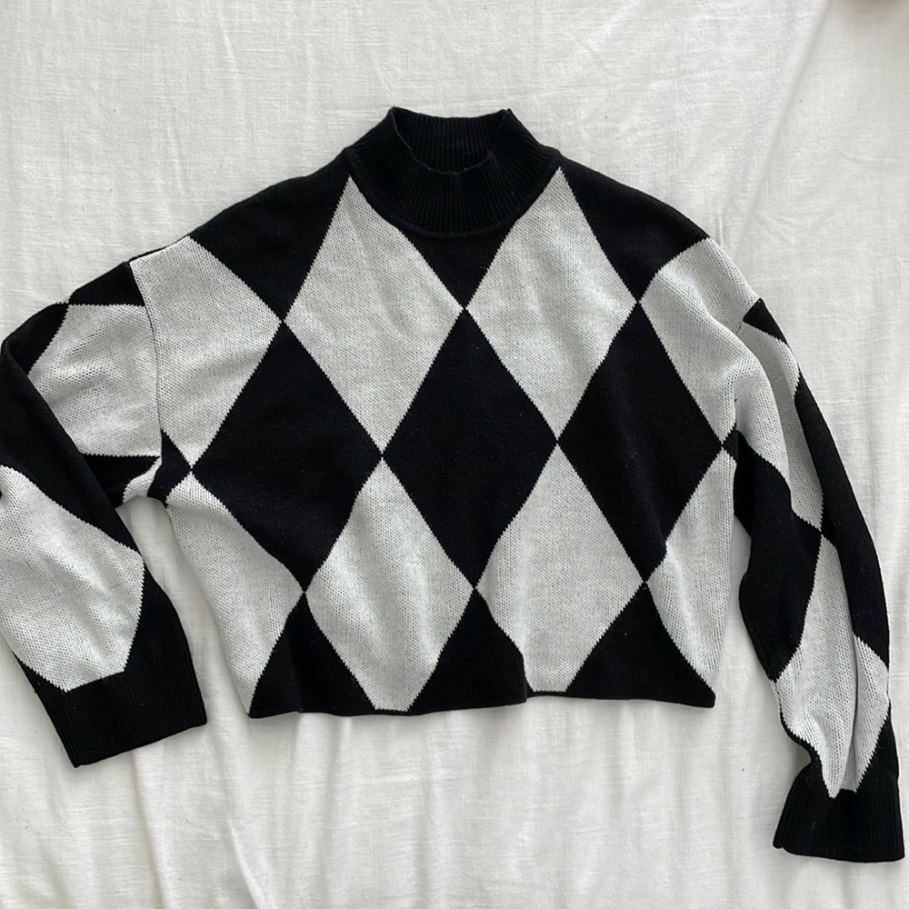 H&M, Black & White Jaquard-Knit Cropped Sweater, Size M